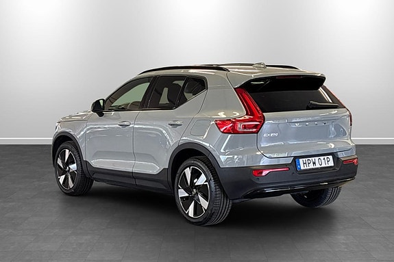 Volvo EX40 2 of 13