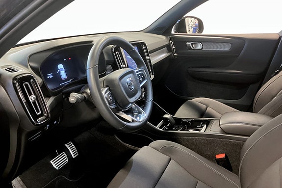 Volvo XC40 5 of 9