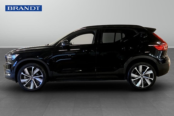 Volvo XC40 3 of 9