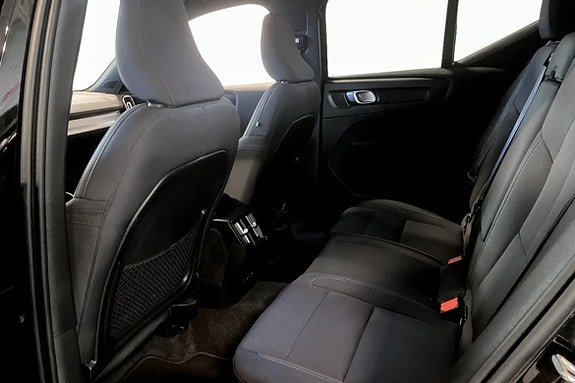 Volvo XC40 8 of 9