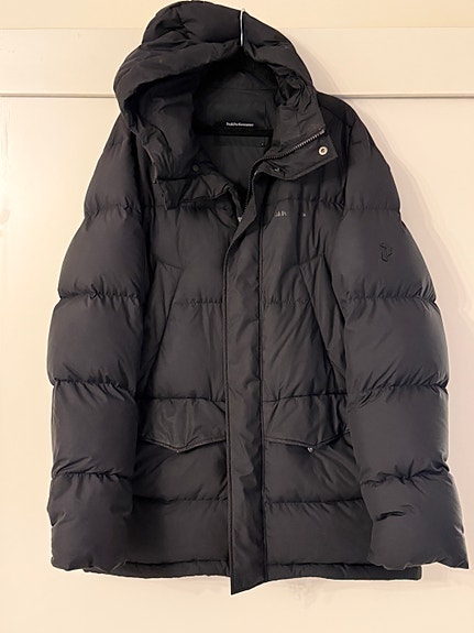 L - Peak Performance Rivel Parka Dunjacka – Svart