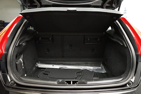 Volvo V40 Cross Country 8 of 16