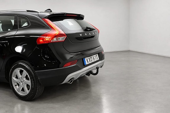 Volvo V40 Cross Country 3 of 16