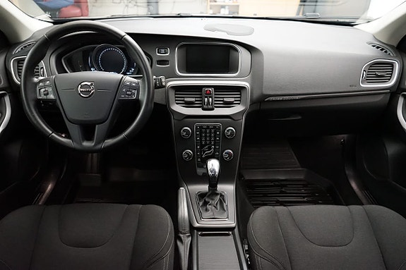 Volvo V40 Cross Country 6 of 16