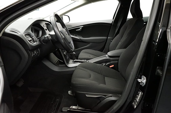 Volvo V40 Cross Country 5 of 16