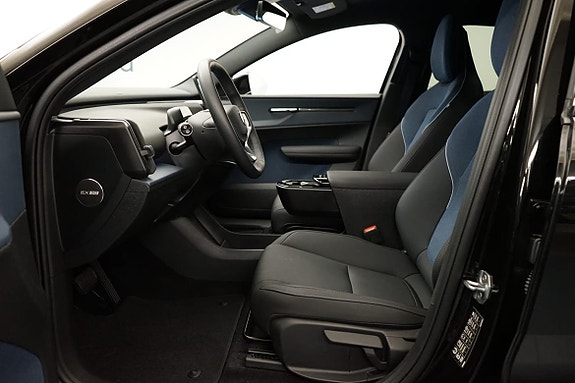 Volvo EX30 4 of 15