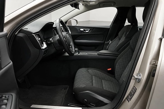 Volvo V60 Cross Country 5 of 18