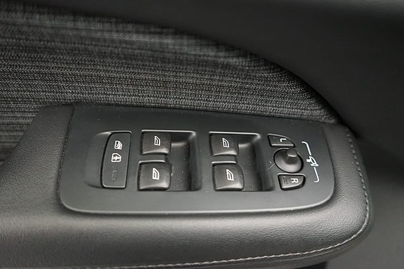 Volvo V60 Cross Country 11 of 18