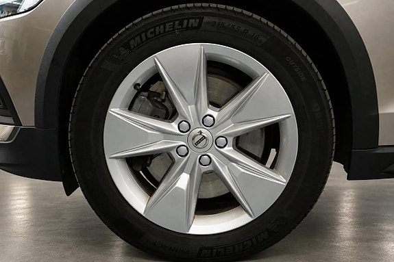 Volvo V60 Cross Country 18 of 18