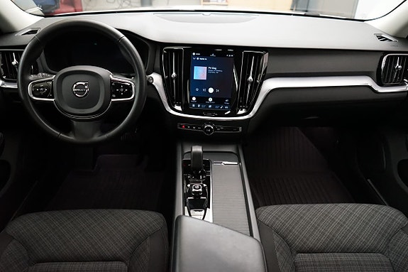 Volvo V60 Cross Country 6 of 18