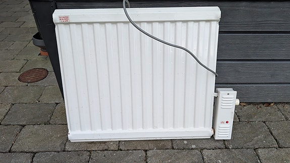 Product image 1 of 2