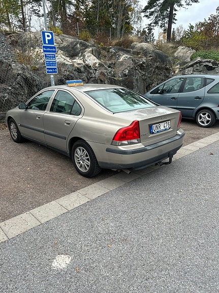 Volvo S60 3 of 4