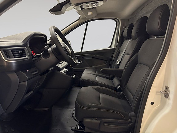 Renault Trafic 9 of 22