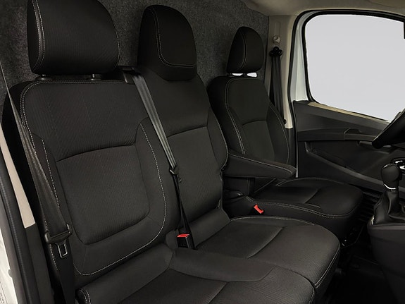 Renault Trafic 12 of 22