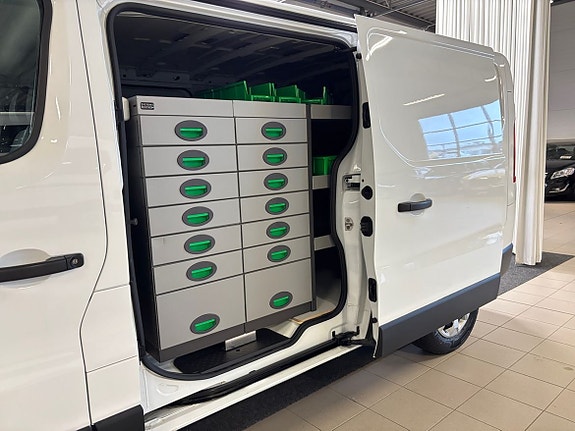 Renault Trafic 19 of 22