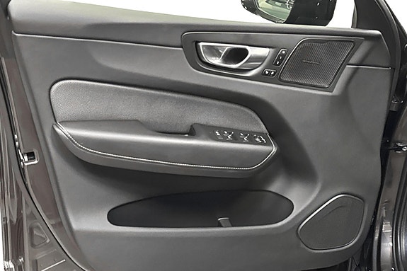 Volvo XC60 14 of 20
