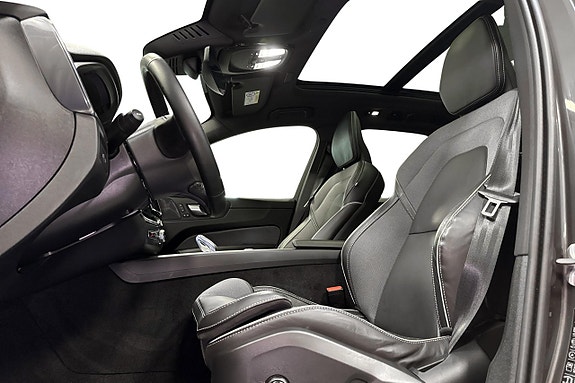 Volvo XC60 13 of 20