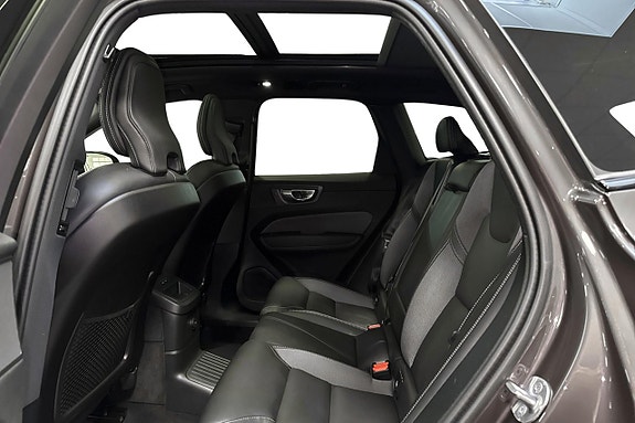 Volvo XC60 15 of 20
