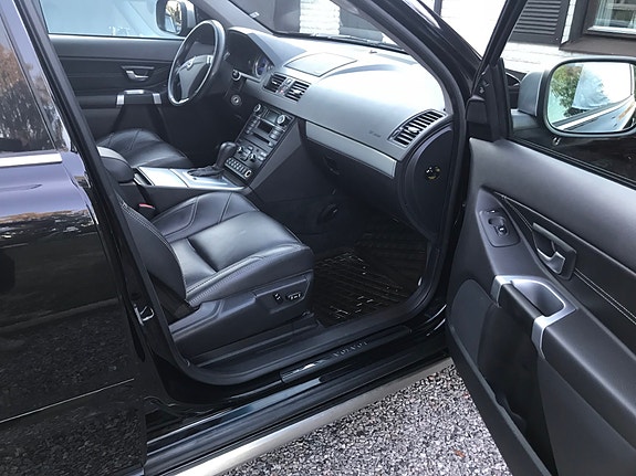 Volvo XC90 8 of 13