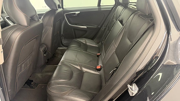 Volvo V60 13 of 18