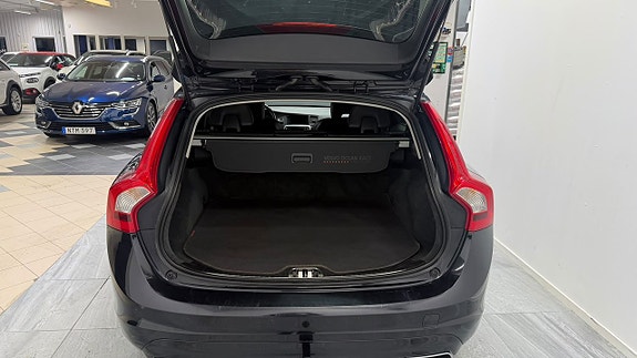 Volvo V60 7 of 18