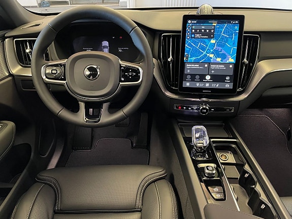 Volvo XC60 5 of 19
