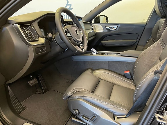 Volvo XC60 3 of 19
