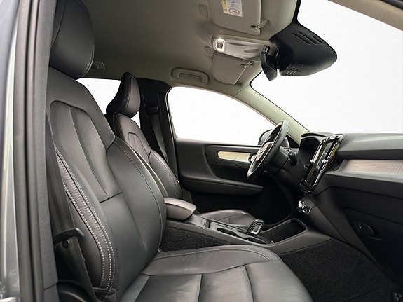 Volvo XC40 14 of 30