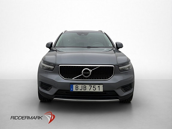 Volvo XC40 2 of 30