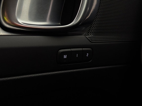 Volvo XC40 21 of 30