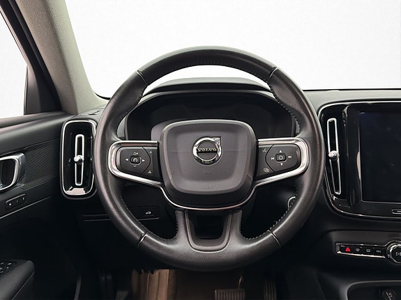 Volvo XC40 19 of 30