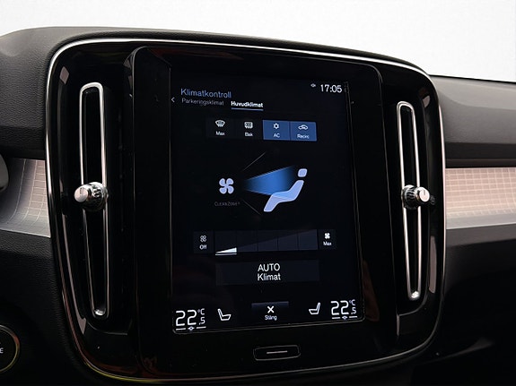 Volvo XC40 27 of 30