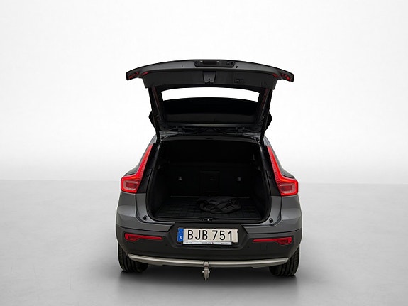 Volvo XC40 17 of 30