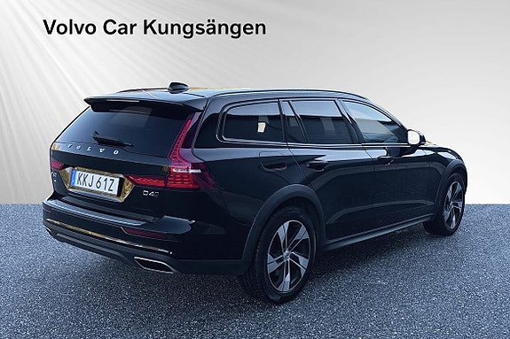 Volvo V60 Cross Country 5 of 26