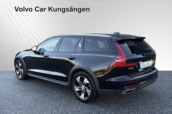 Volvo V60 Cross Country 4 of 26