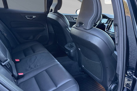 Volvo V60 Cross Country 11 of 26