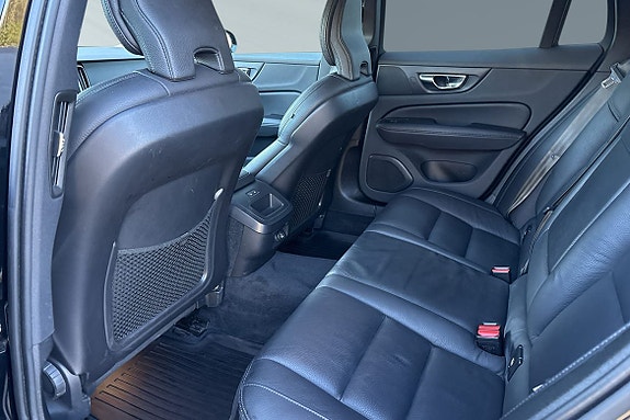 Volvo V60 Cross Country 8 of 26