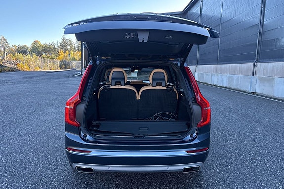 Volvo XC90 17 of 29