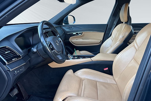 Volvo XC90 7 of 29