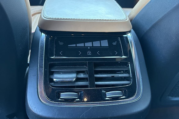 Volvo XC90 13 of 29