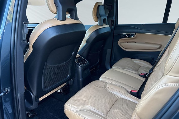 Volvo XC90 8 of 29
