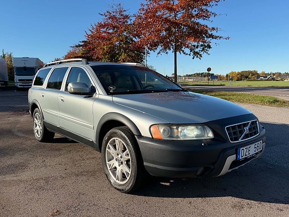 Volvo XC70 2 of 21