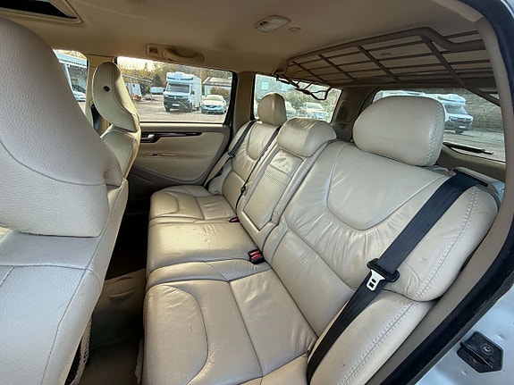 Volvo XC70 17 of 21