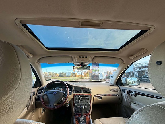 Volvo XC70 21 of 21