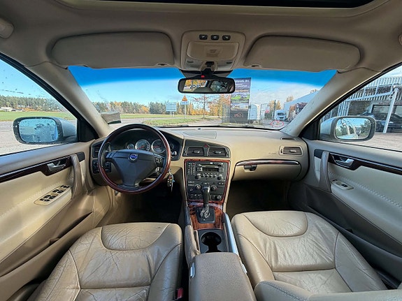 Volvo XC70 18 of 21
