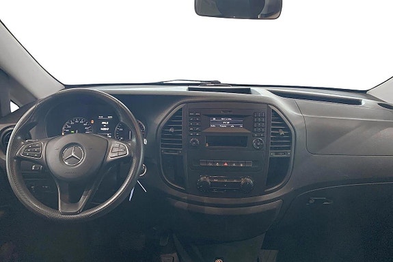 Mercedes-Benz eVito Tourer 3 of 23