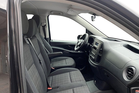Mercedes-Benz eVito Tourer 20 of 23