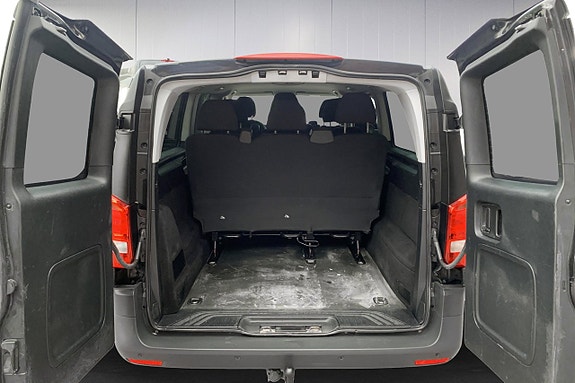 Mercedes-Benz eVito Tourer 23 of 23