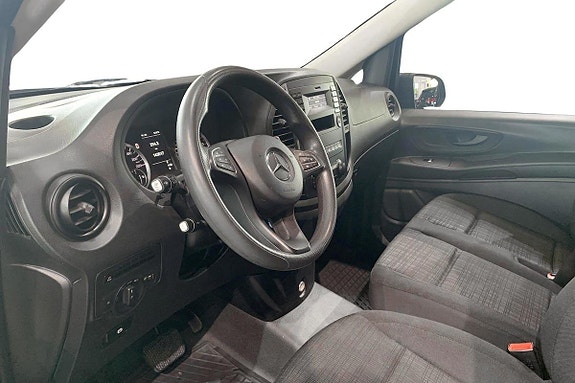 Mercedes-Benz eVito Tourer 4 of 23