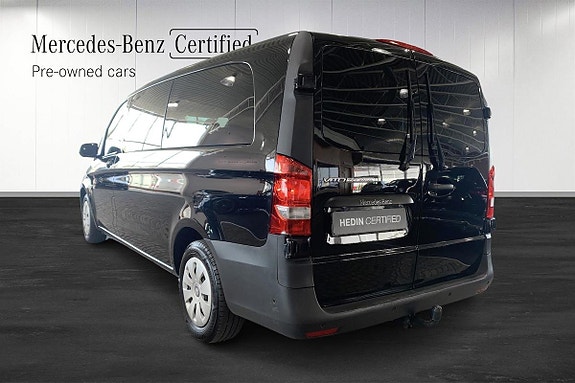 Mercedes-Benz eVito Tourer 11 of 23